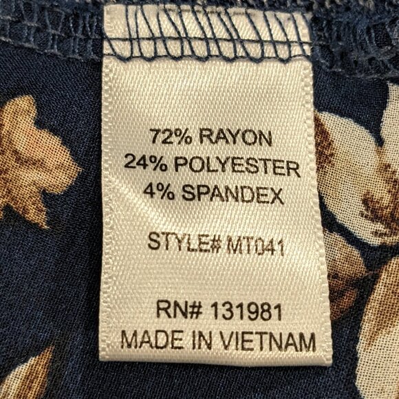 Maternity 3/4 length soft shirt - size medium - Picture 6 of 7